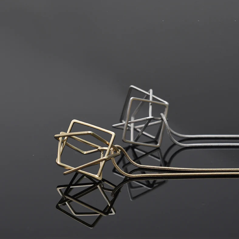Relaxed Cube | Necklace