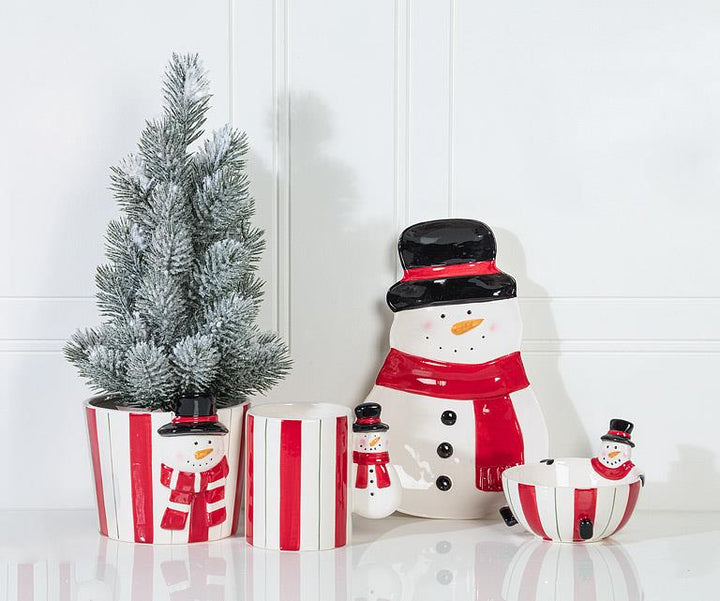 Snowman Stripe Planter, styled view