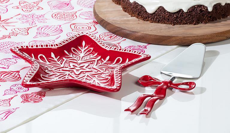 Red Star Snowflake Plate, styled view