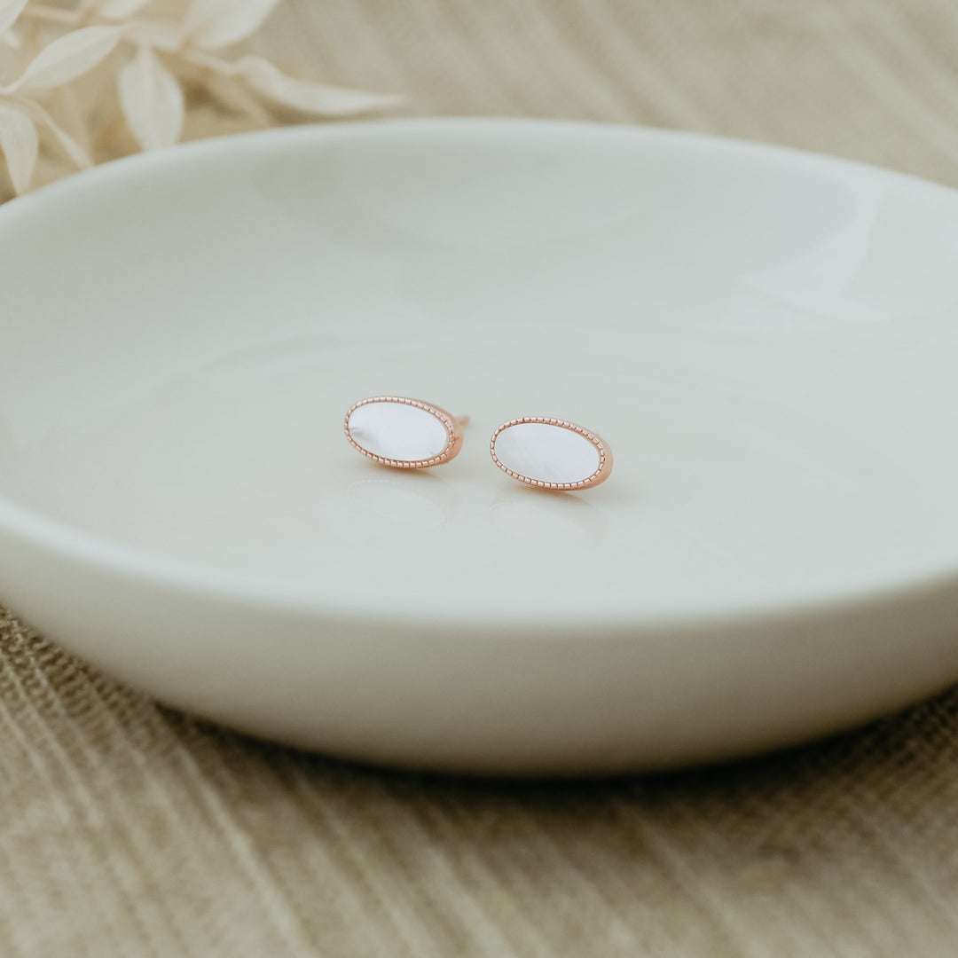 Agnes Stud / Mother Of Pearl | Earrings