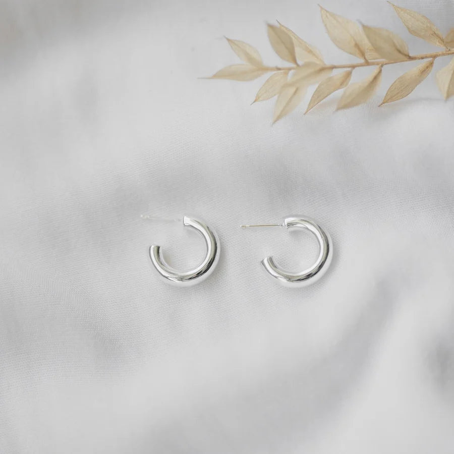 Bitsy Hoops | Earrings