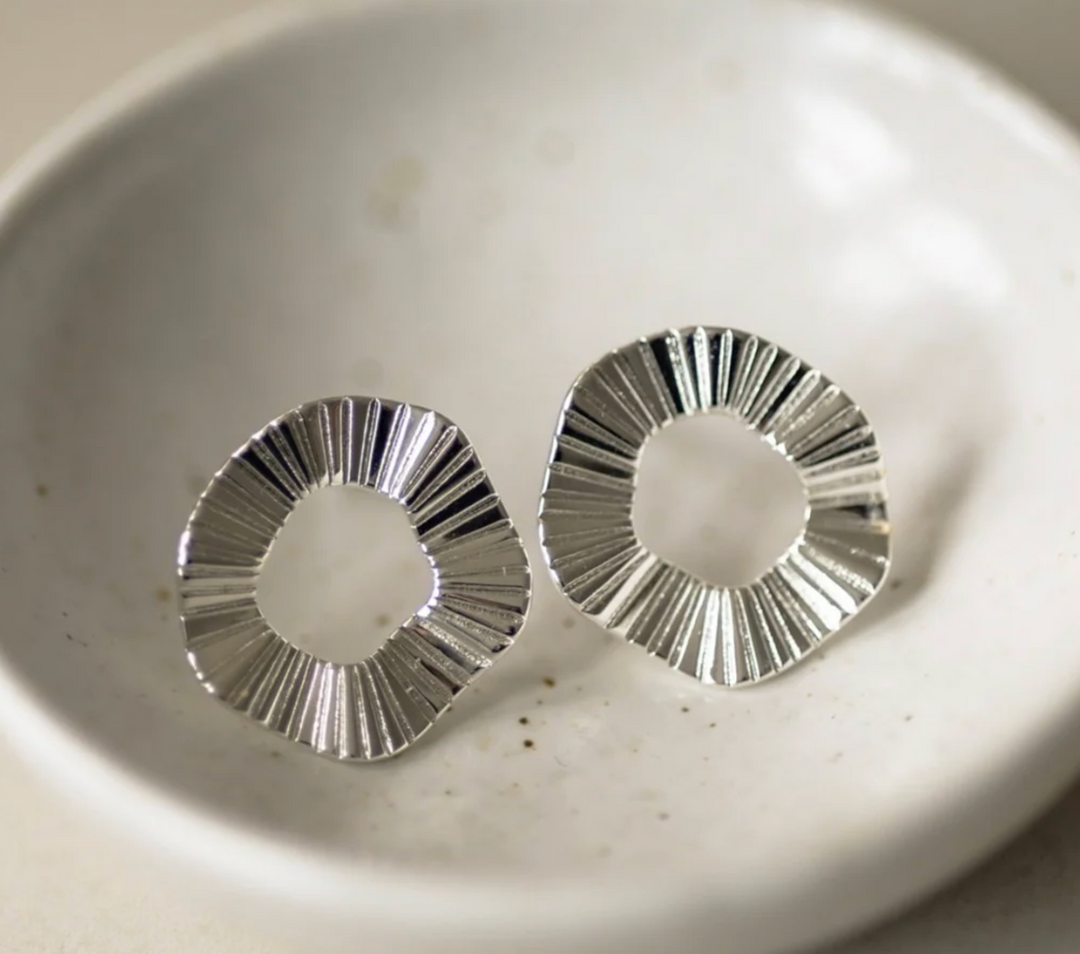 Glee Jewelry Bold Contour Earrings in silver