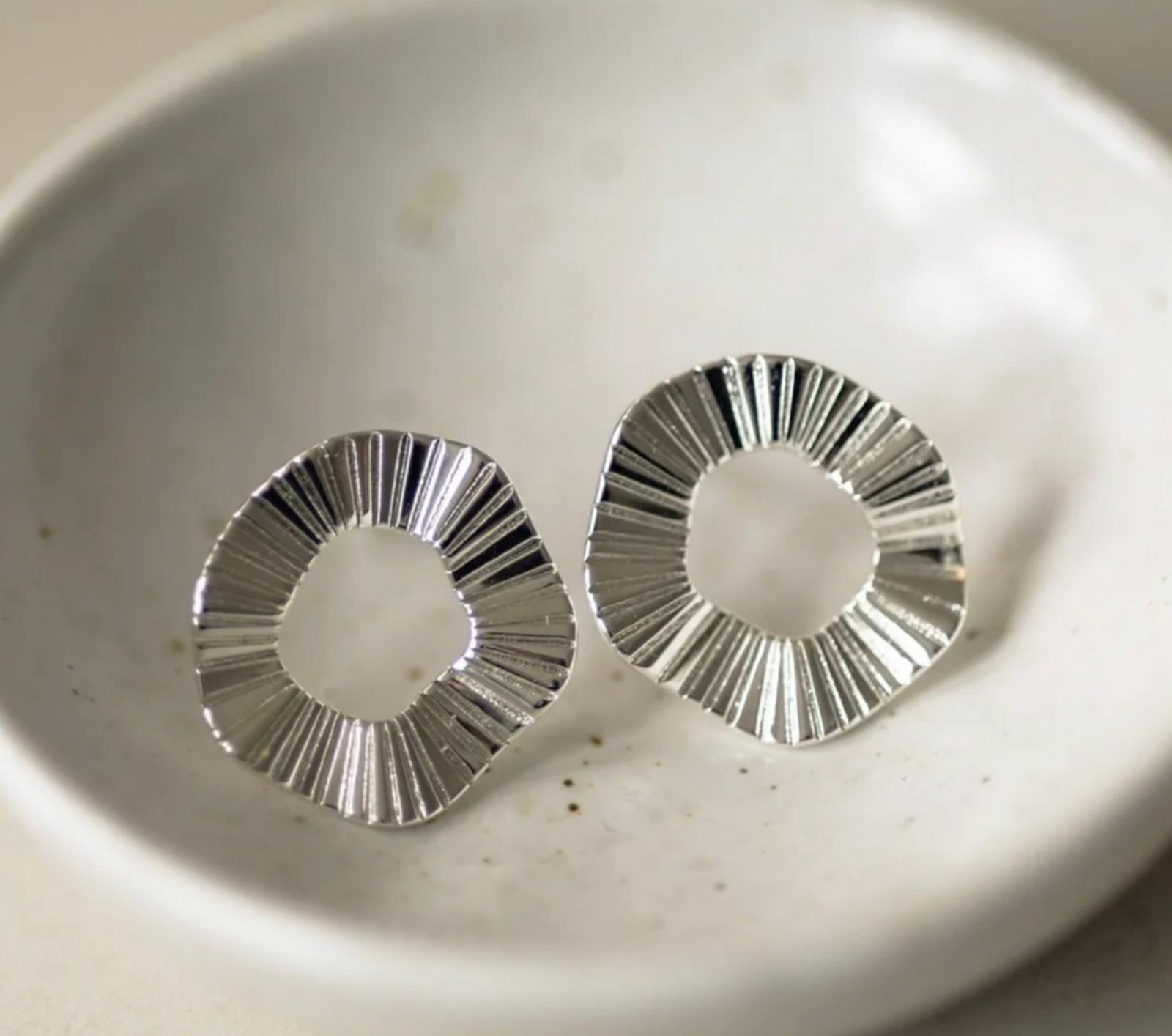 Glee Jewelry Bold Contour Earrings in silver