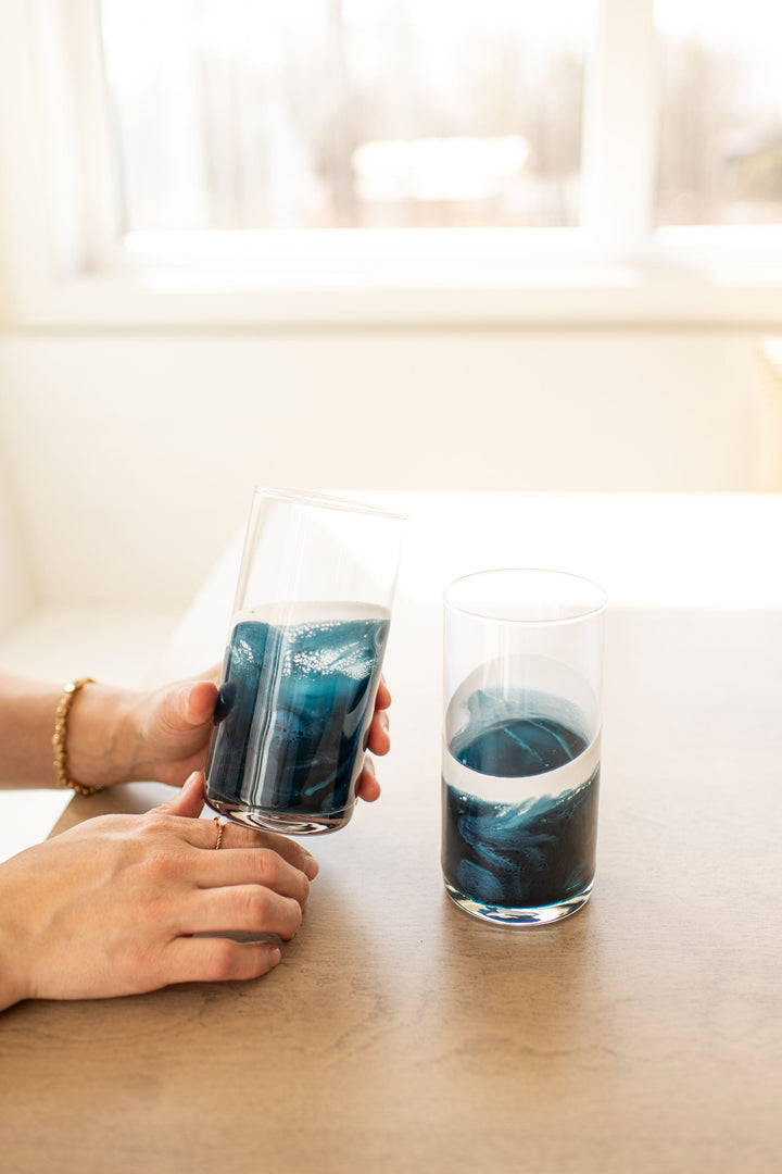 Lynn &amp; Liana Resin Accented Highball Glasses set