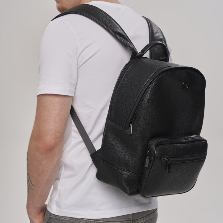 Nic Backpack lifestyle detail