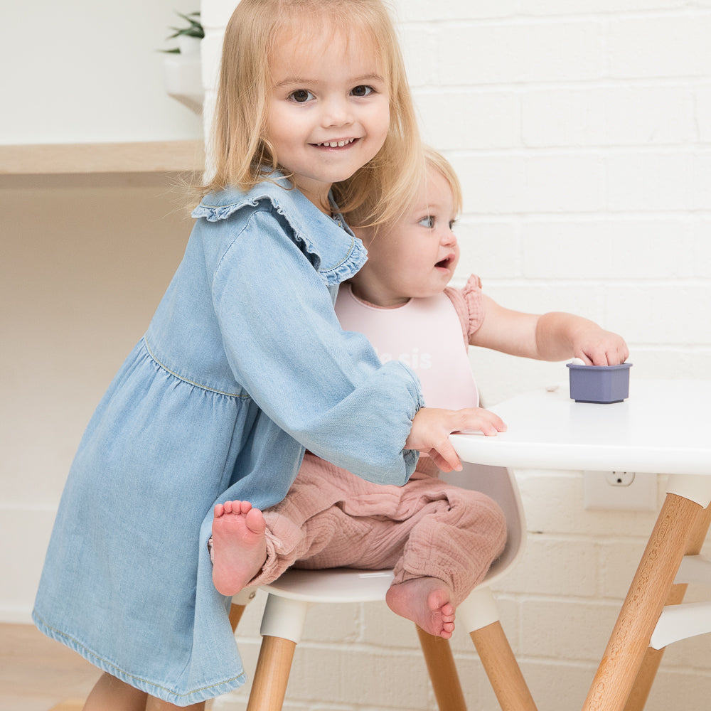 Little Sis Wonder Bib | Bella Tunno