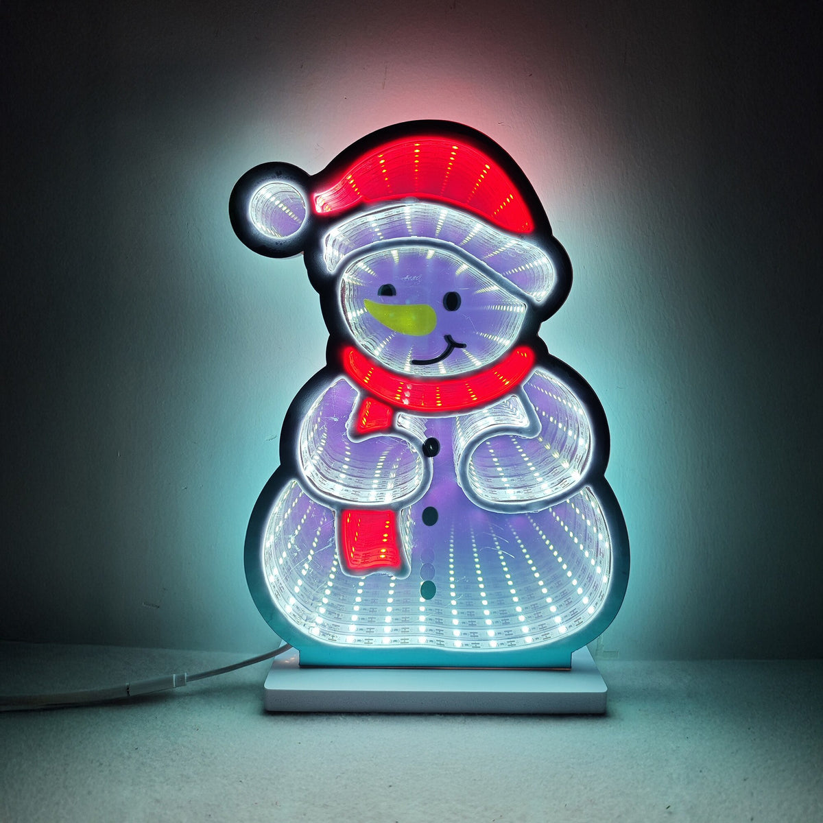 Small LED infinity mirror snowman light with rosy cheeks