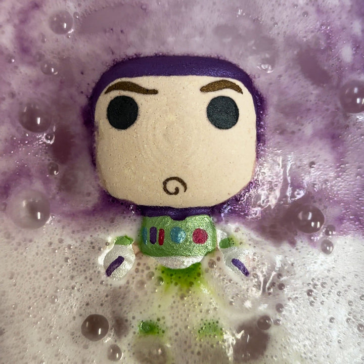 Space Man Bath Bomb fizzing in the bath