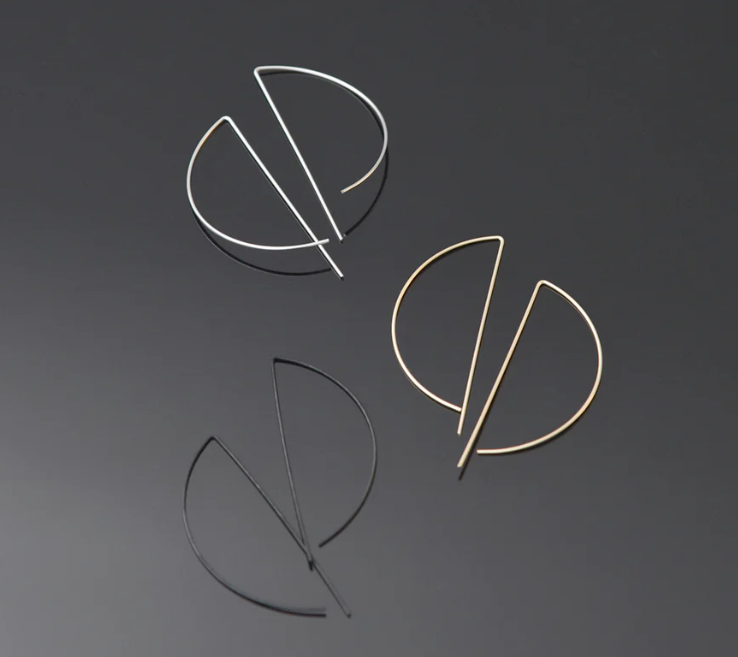 Svelte D Hoops | Earrings
